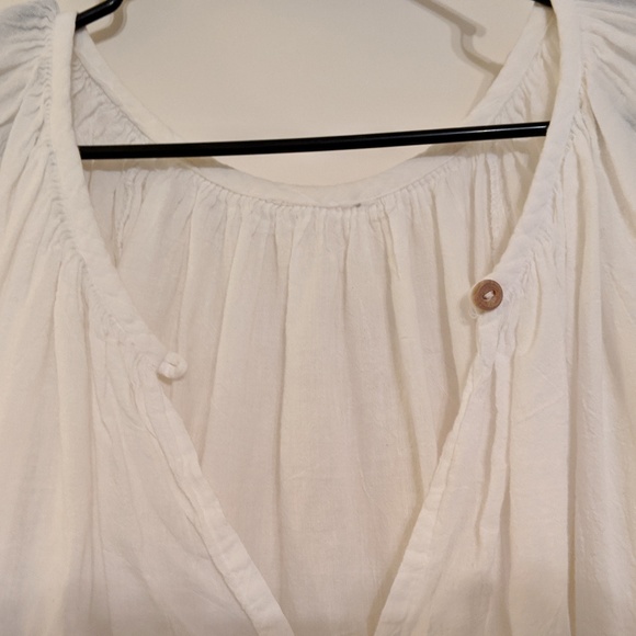 White Flowy Tunic - Picture 3 of 3